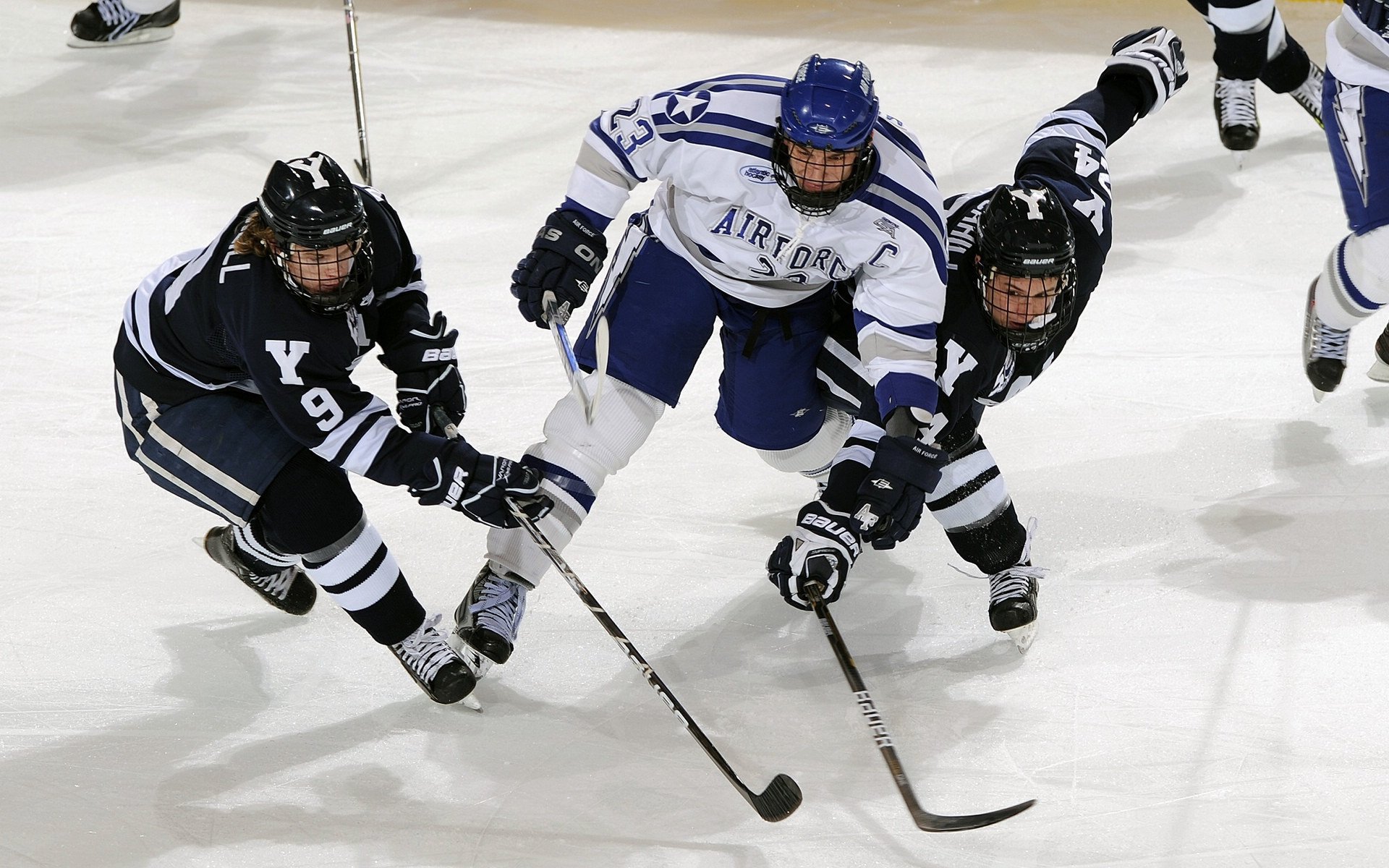 AYX SPORTS-青少年“科技创新+篮球”创新大赛在深圳火热展开，推动行业科技升级